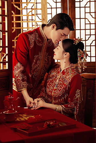 内景中式婚纱照